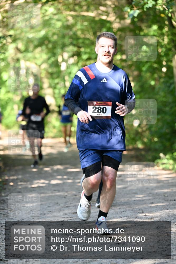 06.10.2024 - Bramfelder Halbmarathon 2024 Dr. Thomas Lammeyer http://msf.ph/oto/7341090 06.10.2024 10:47:54 Laufen 33, 280 meine-sportfotos.de