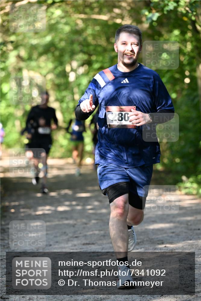 06.10.2024 - Bramfelder Halbmarathon 2024 Dr. Thomas Lammeyer http://msf.ph/oto/7341092 06.10.2024 10:47:54 Laufen 280 meine-sportfotos.de
