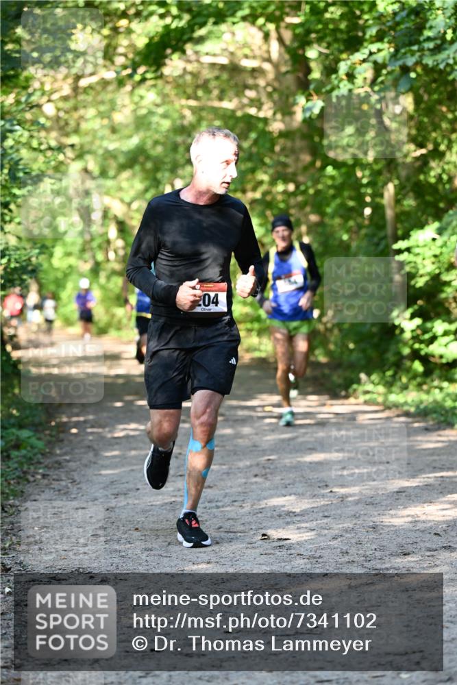 06.10.2024 - Bramfelder Halbmarathon 2024 Dr. Thomas Lammeyer http://msf.ph/oto/7341102 06.10.2024 10:47:58 Laufen 04 meine-sportfotos.de