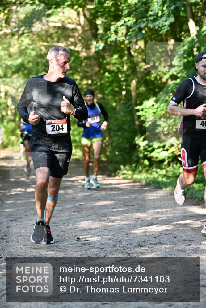 06.10.2024 - Bramfelder Halbmarathon 2024 Dr. Thomas Lammeyer http://msf.ph/oto/7341103 06.10.2024 10:47:58 Laufen 204, 40 meine-sportfotos.de