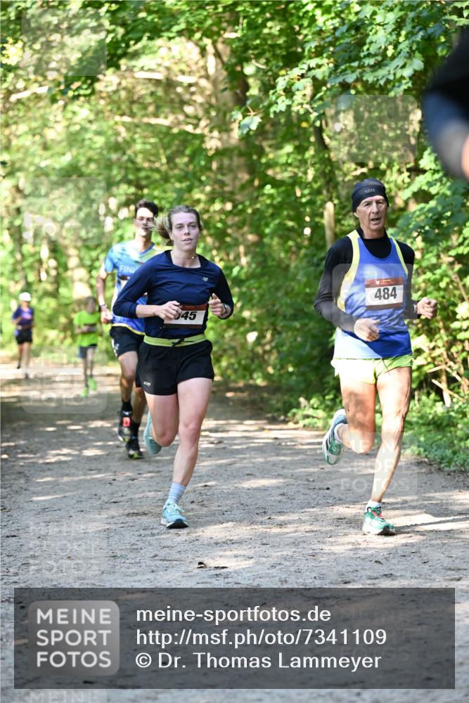 06.10.2024 - Bramfelder Halbmarathon 2024 Dr. Thomas Lammeyer http://msf.ph/oto/7341109 06.10.2024 10:48:00 Laufen 45, 484 meine-sportfotos.de