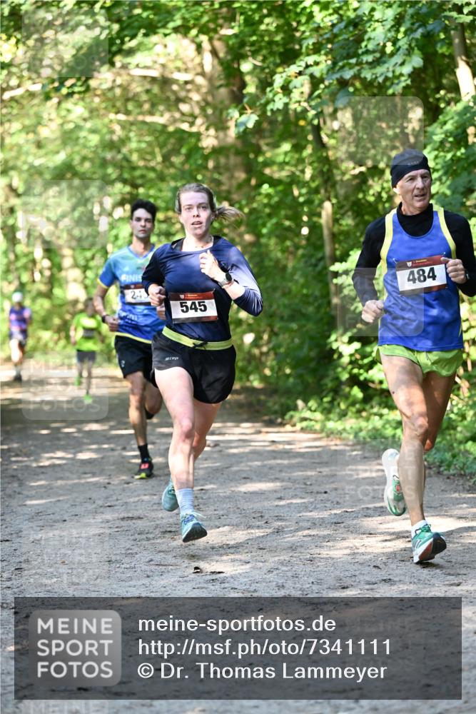 06.10.2024 - Bramfelder Halbmarathon 2024 Dr. Thomas Lammeyer http://msf.ph/oto/7341111 06.10.2024 10:48:00 Laufen 24, 545, 484 meine-sportfotos.de
