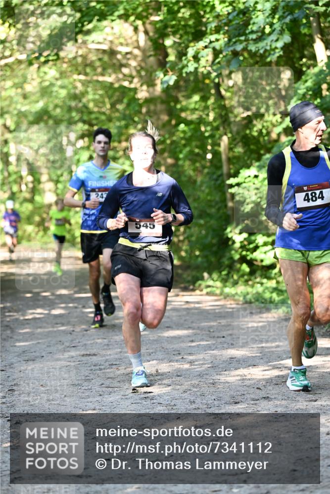 06.10.2024 - Bramfelder Halbmarathon 2024 Dr. Thomas Lammeyer http://msf.ph/oto/7341112 06.10.2024 10:48:00 Laufen 243, 545, 484 meine-sportfotos.de