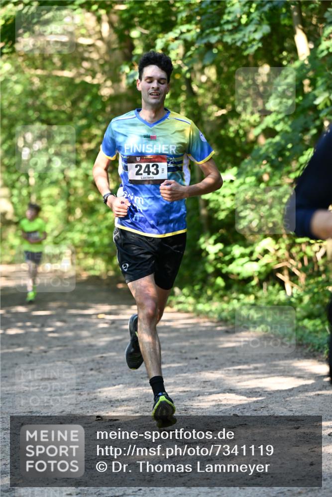 06.10.2024 - Bramfelder Halbmarathon 2024 Dr. Thomas Lammeyer http://msf.ph/oto/7341119 06.10.2024 10:48:01 Laufen 243 meine-sportfotos.de