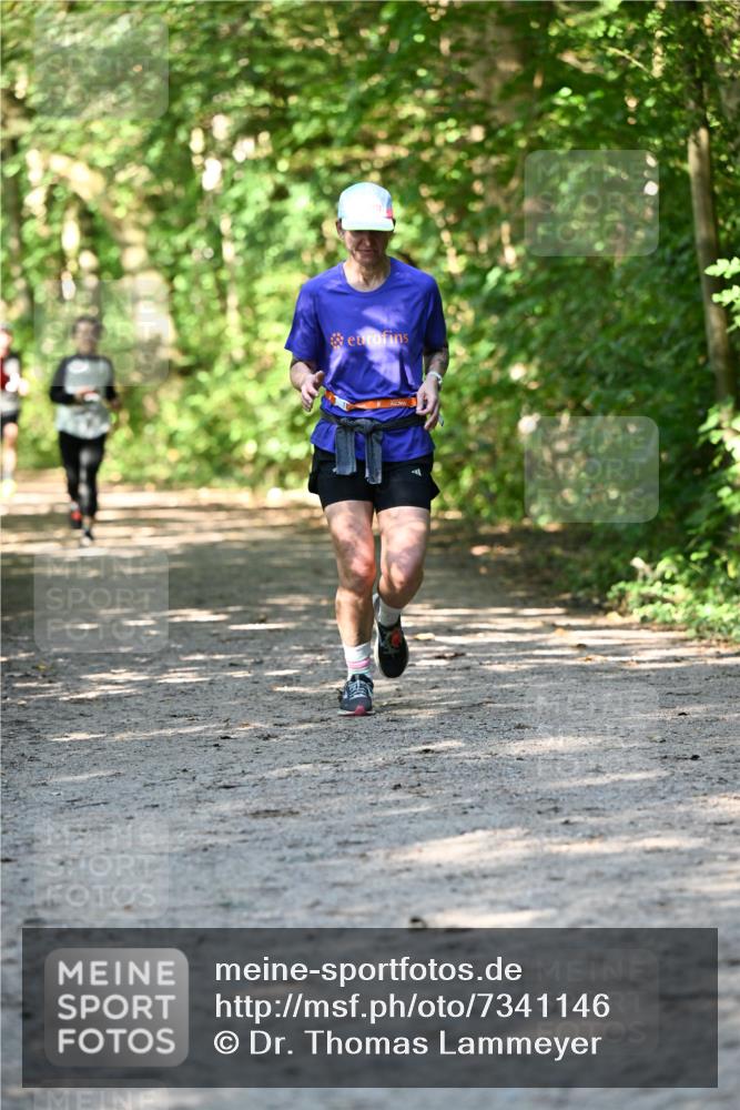 06.10.2024 - Bramfelder Halbmarathon 2024 Dr. Thomas Lammeyer http://msf.ph/oto/7341146 06.10.2024 10:48:08 Laufen  meine-sportfotos.de