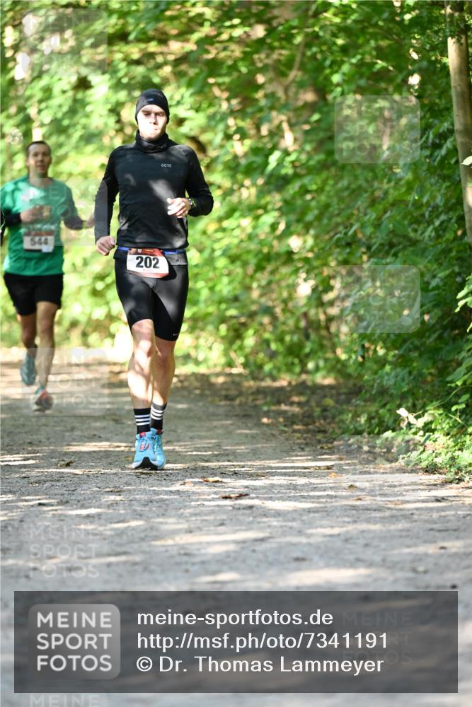 06.10.2024 - Bramfelder Halbmarathon 2024 Dr. Thomas Lammeyer http://msf.ph/oto/7341191 06.10.2024 10:48:20 Laufen 544, 202 meine-sportfotos.de