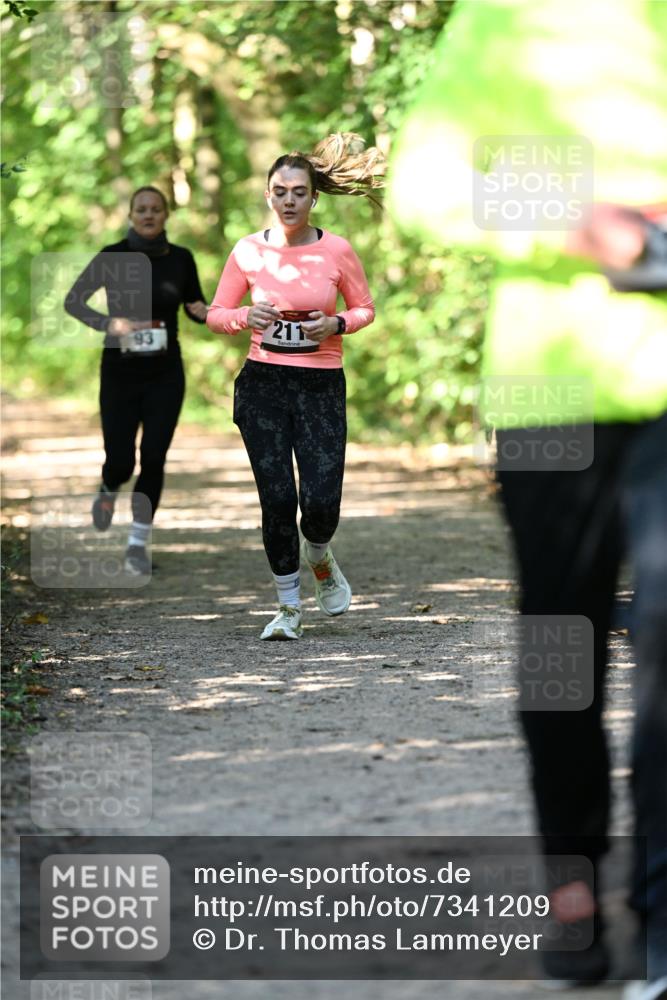 06.10.2024 - Bramfelder Halbmarathon 2024 Dr. Thomas Lammeyer http://msf.ph/oto/7341209 06.10.2024 10:48:27 Laufen 93, 211 meine-sportfotos.de