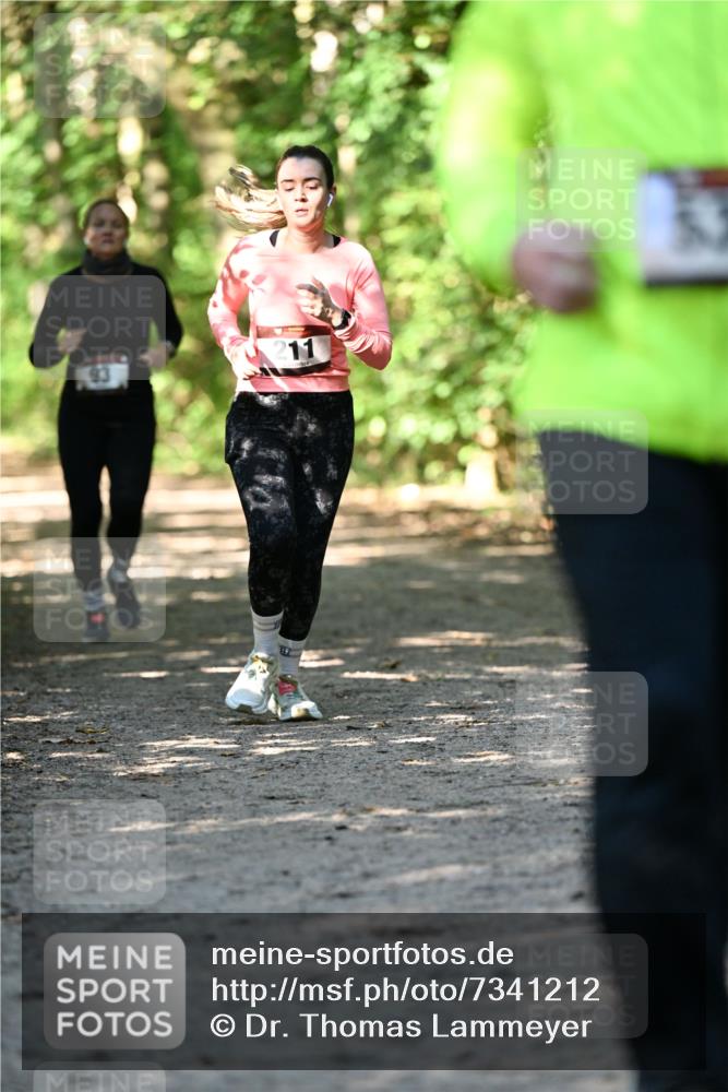 06.10.2024 - Bramfelder Halbmarathon 2024 Dr. Thomas Lammeyer http://msf.ph/oto/7341212 06.10.2024 10:48:27 Laufen 93, 11 meine-sportfotos.de