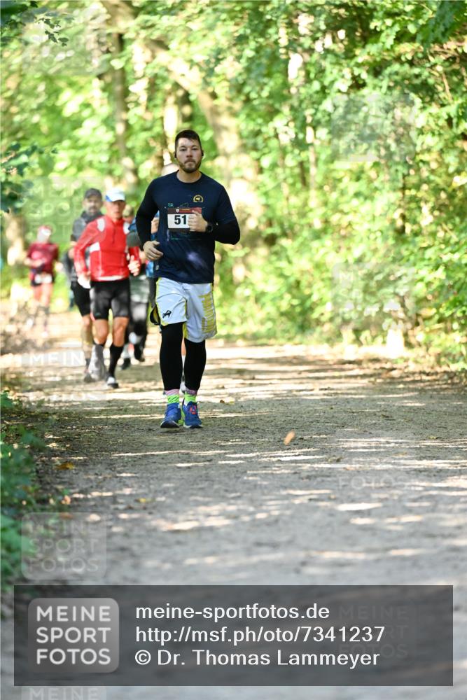 06.10.2024 - Bramfelder Halbmarathon 2024 Dr. Thomas Lammeyer http://msf.ph/oto/7341237 06.10.2024 10:48:39 Laufen 51 meine-sportfotos.de