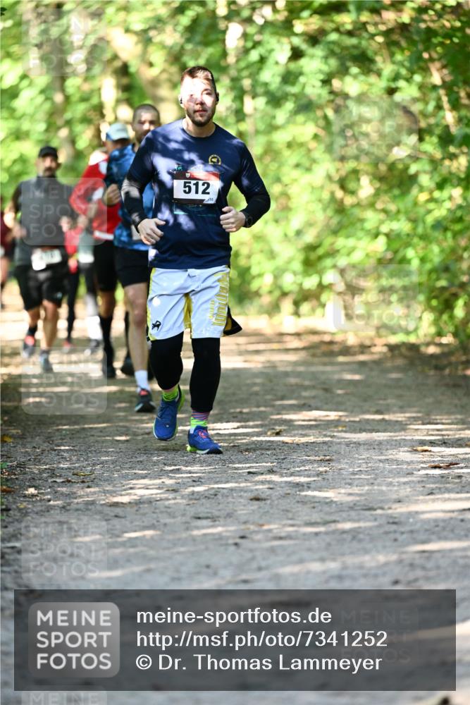 06.10.2024 - Bramfelder Halbmarathon 2024 Dr. Thomas Lammeyer http://msf.ph/oto/7341252 06.10.2024 10:48:41 Laufen 512, 55 meine-sportfotos.de