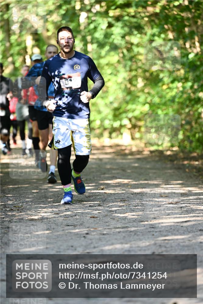 06.10.2024 - Bramfelder Halbmarathon 2024 Dr. Thomas Lammeyer http://msf.ph/oto/7341254 06.10.2024 10:48:41 Laufen  meine-sportfotos.de