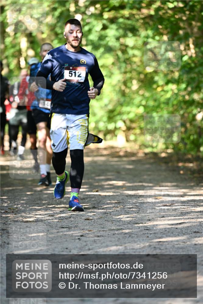 06.10.2024 - Bramfelder Halbmarathon 2024 Dr. Thomas Lammeyer http://msf.ph/oto/7341256 06.10.2024 10:48:42 Laufen 512, 155 meine-sportfotos.de