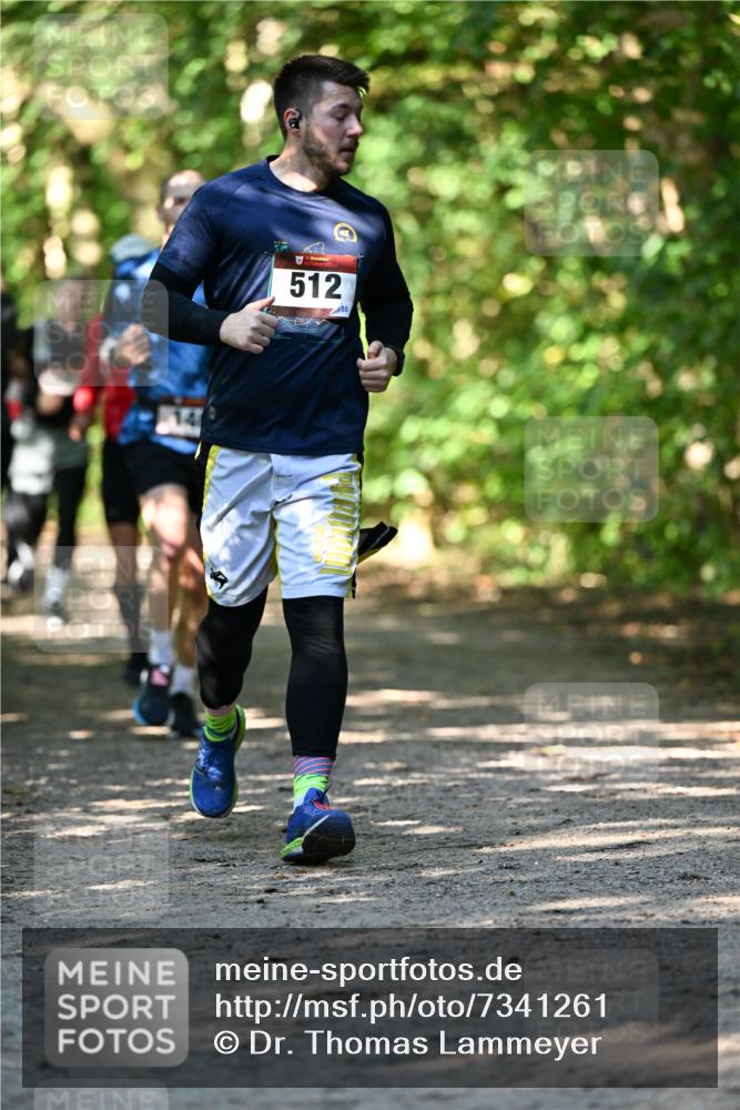 06.10.2024 - Bramfelder Halbmarathon 2024 Dr. Thomas Lammeyer http://msf.ph/oto/7341261 06.10.2024 10:48:42 Laufen 512, 155 meine-sportfotos.de