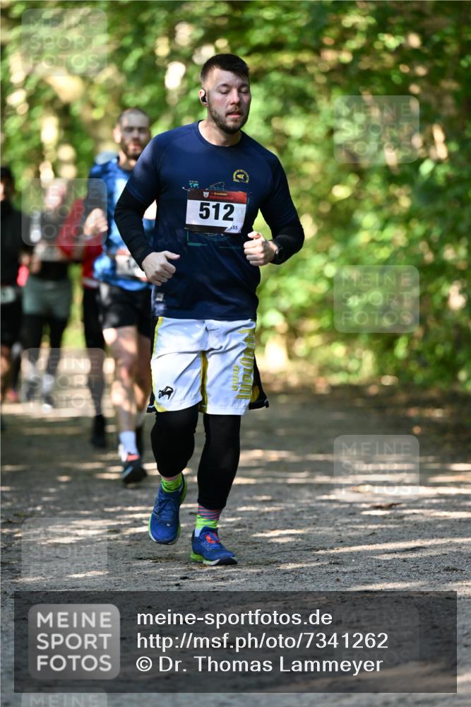 06.10.2024 - Bramfelder Halbmarathon 2024 Dr. Thomas Lammeyer http://msf.ph/oto/7341262 06.10.2024 10:48:42 Laufen 512, 155 meine-sportfotos.de