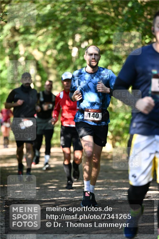 06.10.2024 - Bramfelder Halbmarathon 2024 Dr. Thomas Lammeyer http://msf.ph/oto/7341265 06.10.2024 10:48:44 Laufen 140 meine-sportfotos.de
