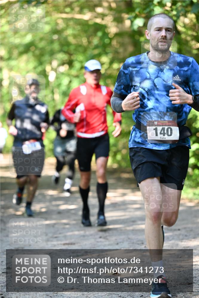 06.10.2024 - Bramfelder Halbmarathon 2024 Dr. Thomas Lammeyer http://msf.ph/oto/7341273 06.10.2024 10:48:46 Laufen 33, 140 meine-sportfotos.de