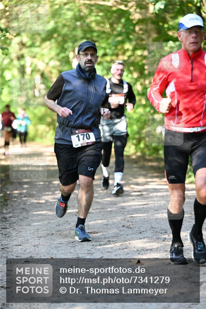06.10.2024 - Bramfelder Halbmarathon 2024 Dr. Thomas Lammeyer http://msf.ph/oto/7341279 06.10.2024 10:48:48 Laufen 228, 170 meine-sportfotos.de