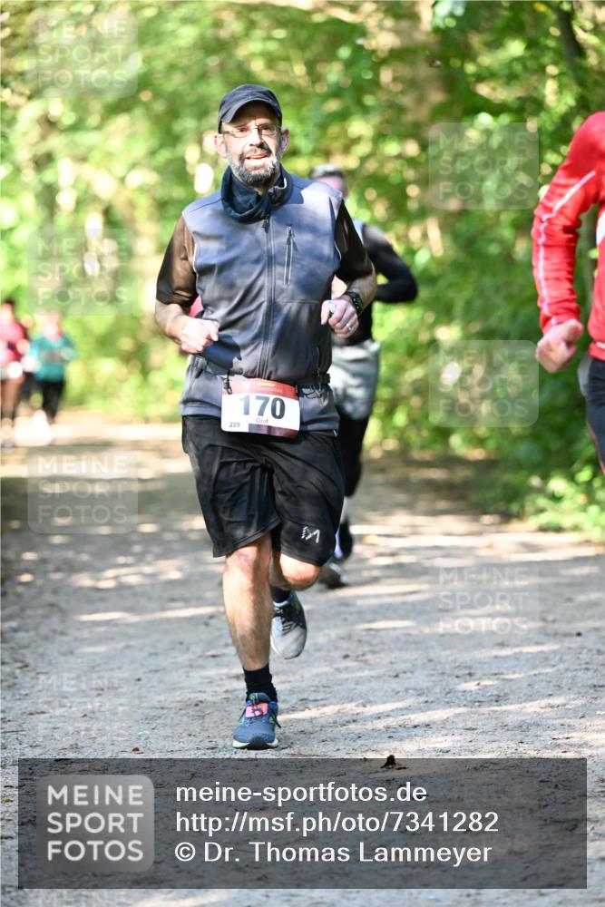 06.10.2024 - Bramfelder Halbmarathon 2024 Dr. Thomas Lammeyer http://msf.ph/oto/7341282 06.10.2024 10:48:48 Laufen 228, 170 meine-sportfotos.de