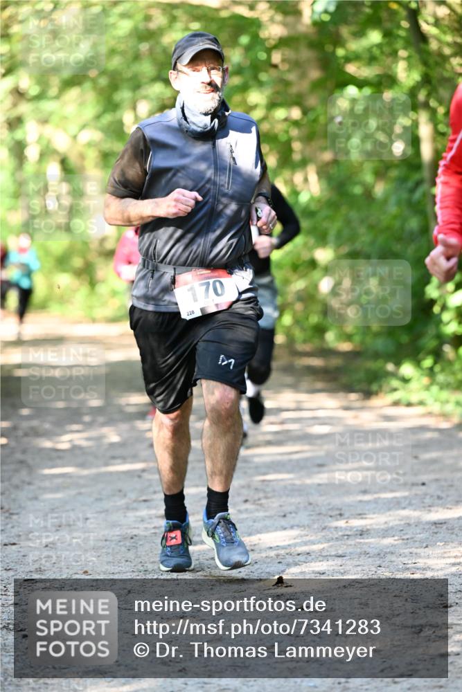 06.10.2024 - Bramfelder Halbmarathon 2024 Dr. Thomas Lammeyer http://msf.ph/oto/7341283 06.10.2024 10:48:48 Laufen 228, 170 meine-sportfotos.de