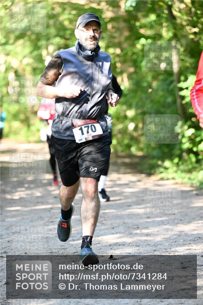 06.10.2024 - Bramfelder Halbmarathon 2024 Dr. Thomas Lammeyer http://msf.ph/oto/7341284 06.10.2024 10:48:48 Laufen 228, 170 meine-sportfotos.de