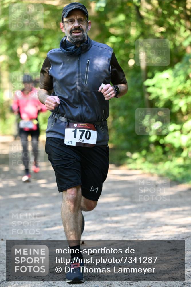 06.10.2024 - Bramfelder Halbmarathon 2024 Dr. Thomas Lammeyer http://msf.ph/oto/7341287 06.10.2024 10:48:49 Laufen 228, 33, 170 meine-sportfotos.de