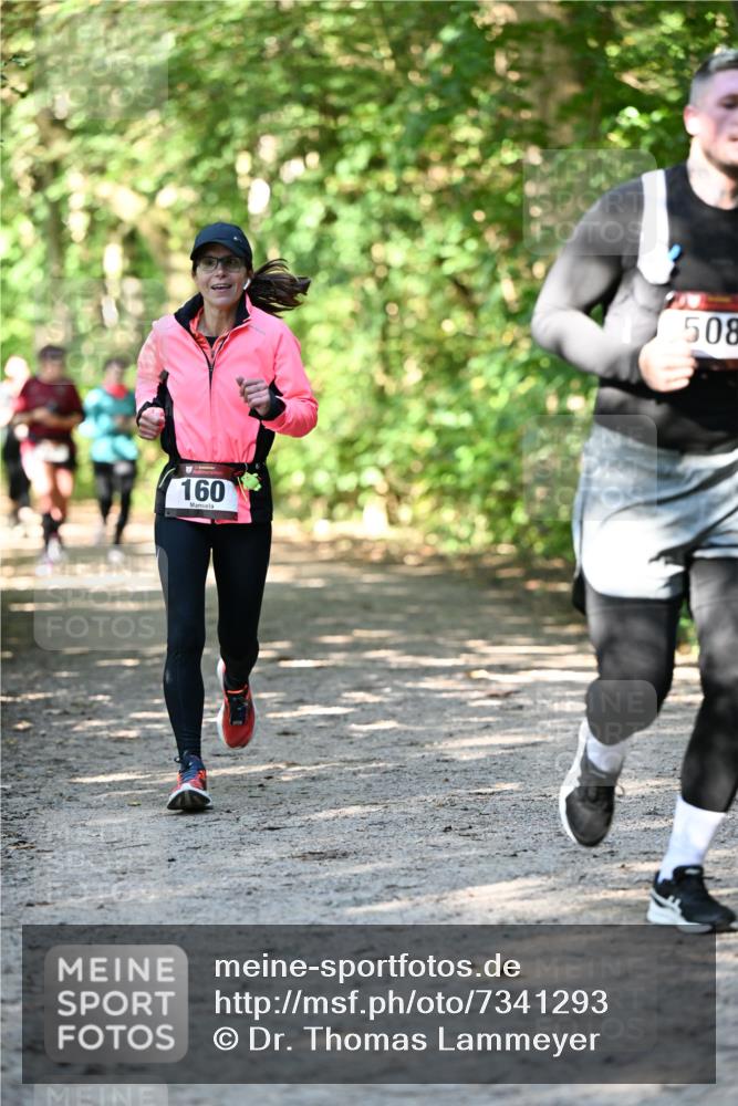 06.10.2024 - Bramfelder Halbmarathon 2024 Dr. Thomas Lammeyer http://msf.ph/oto/7341293 06.10.2024 10:48:50 Laufen 160, 508 meine-sportfotos.de