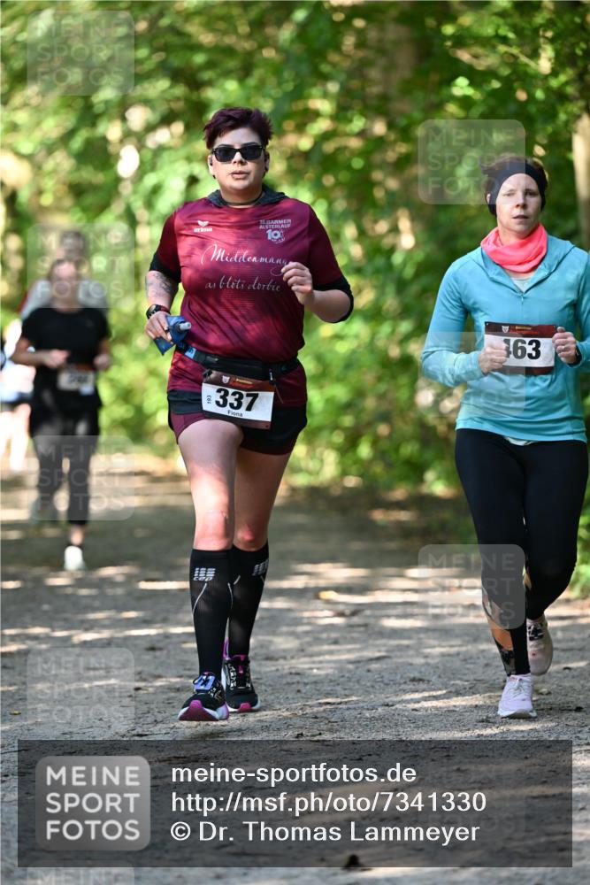 06.10.2024 - Bramfelder Halbmarathon 2024 Dr. Thomas Lammeyer http://msf.ph/oto/7341330 06.10.2024 10:48:58 Laufen 30, 1, 0, 10, 337, 163 meine-sportfotos.de