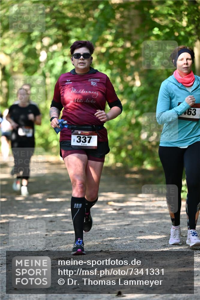 06.10.2024 - Bramfelder Halbmarathon 2024 Dr. Thomas Lammeyer http://msf.ph/oto/7341331 06.10.2024 10:48:58 Laufen 30, 10, 163, 337, 63 meine-sportfotos.de