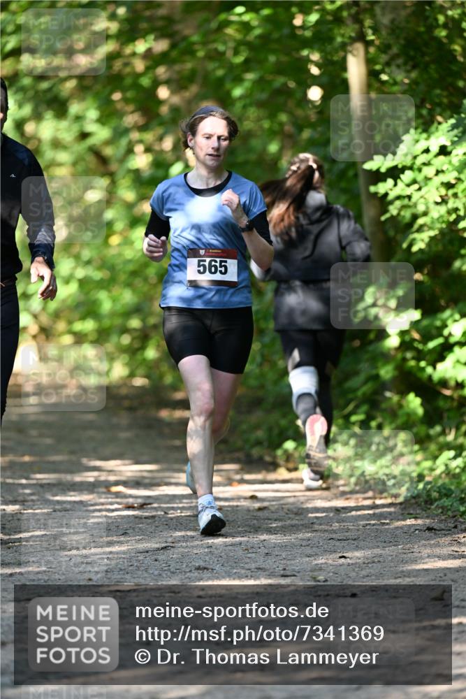 06.10.2024 - Bramfelder Halbmarathon 2024 Dr. Thomas Lammeyer http://msf.ph/oto/7341369 06.10.2024 10:49:07 Laufen 565 meine-sportfotos.de