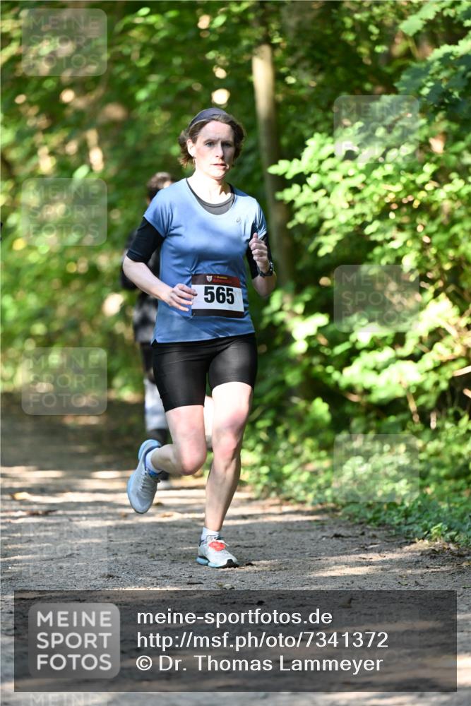06.10.2024 - Bramfelder Halbmarathon 2024 Dr. Thomas Lammeyer http://msf.ph/oto/7341372 06.10.2024 10:49:07 Laufen 565 meine-sportfotos.de