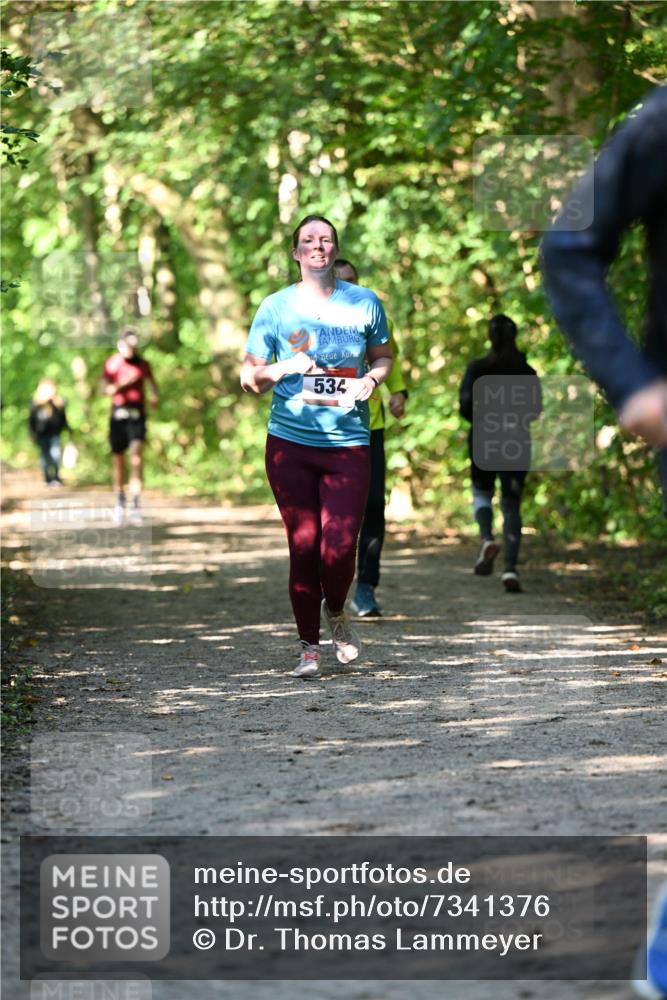 06.10.2024 - Bramfelder Halbmarathon 2024 Dr. Thomas Lammeyer http://msf.ph/oto/7341376 06.10.2024 10:49:09 Laufen 534 meine-sportfotos.de