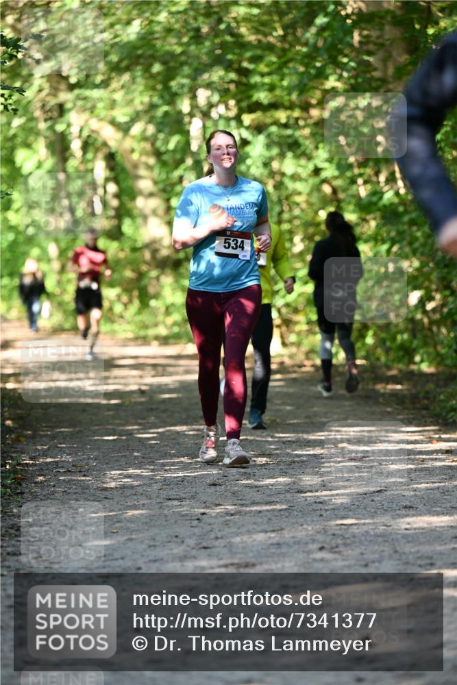 06.10.2024 - Bramfelder Halbmarathon 2024 Dr. Thomas Lammeyer http://msf.ph/oto/7341377 06.10.2024 10:49:09 Laufen 534 meine-sportfotos.de