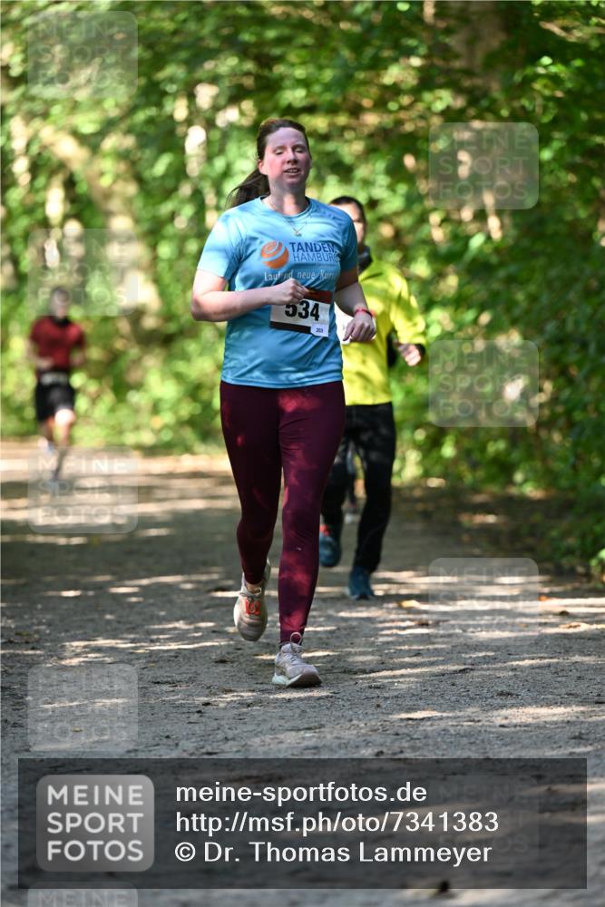 06.10.2024 - Bramfelder Halbmarathon 2024 Dr. Thomas Lammeyer http://msf.ph/oto/7341383 06.10.2024 10:49:10 Laufen 534, 203 meine-sportfotos.de
