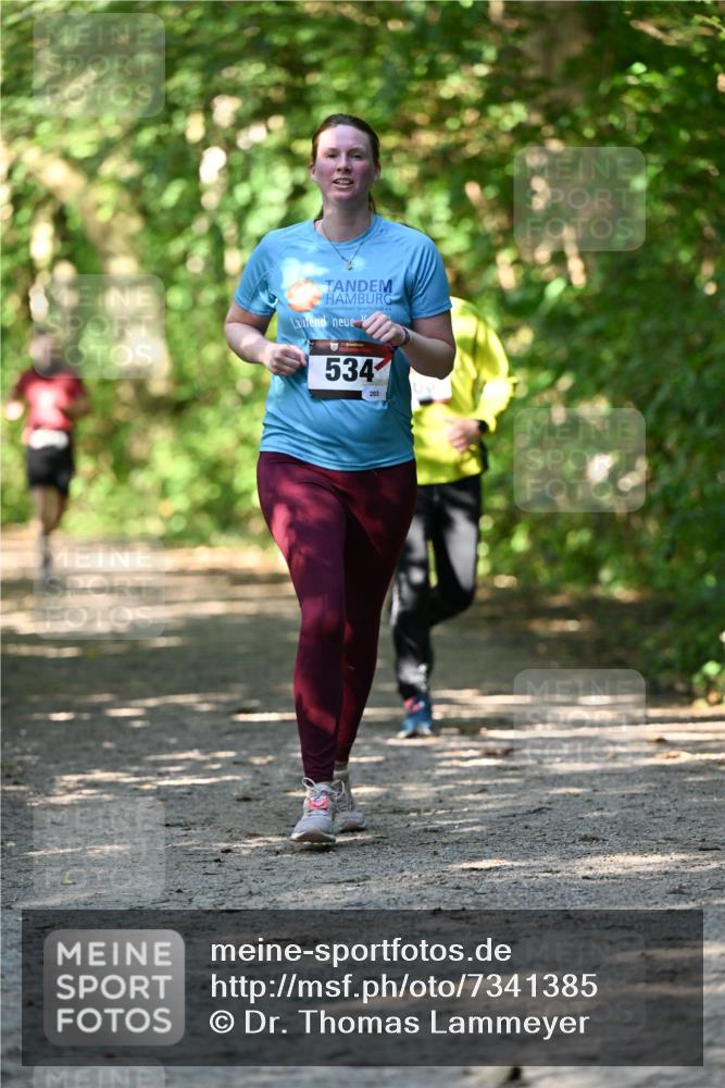 06.10.2024 - Bramfelder Halbmarathon 2024 Dr. Thomas Lammeyer http://msf.ph/oto/7341385 06.10.2024 10:49:10 Laufen 534, 203 meine-sportfotos.de