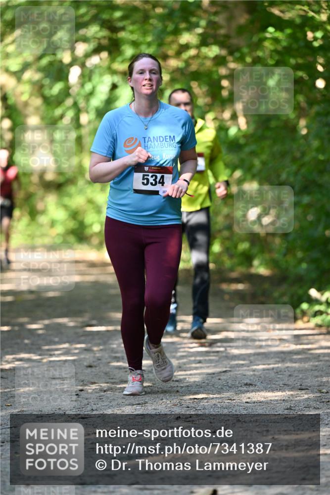 06.10.2024 - Bramfelder Halbmarathon 2024 Dr. Thomas Lammeyer http://msf.ph/oto/7341387 06.10.2024 10:49:11 Laufen 534, 203 meine-sportfotos.de