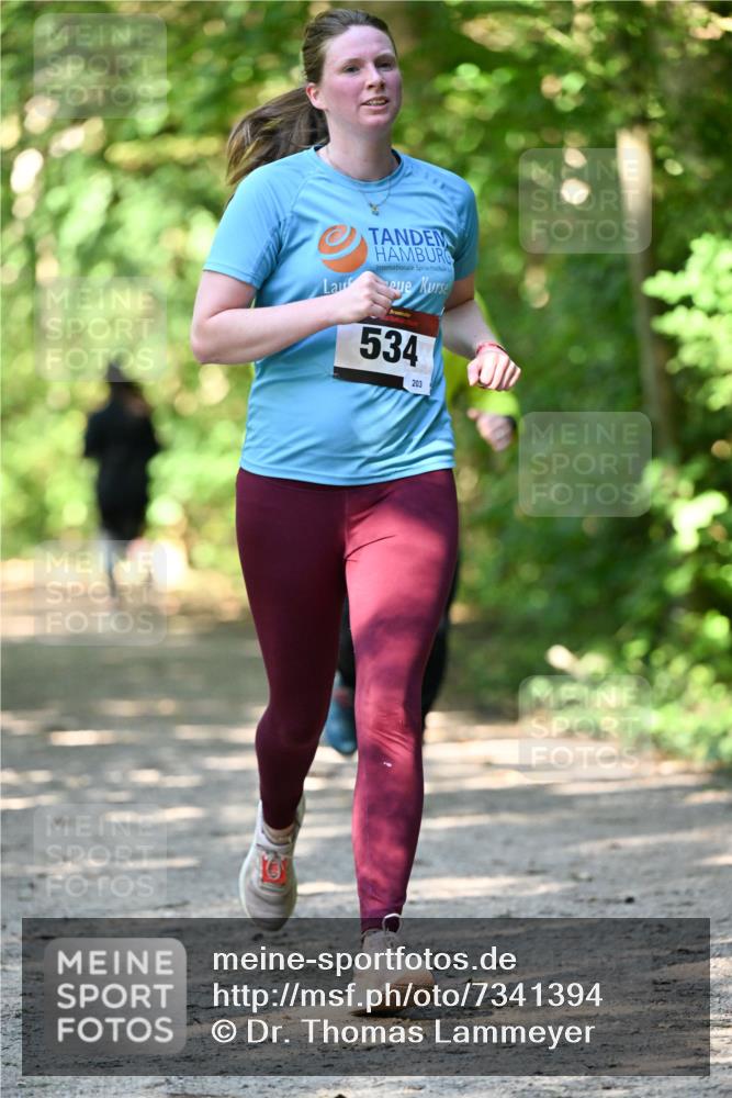 06.10.2024 - Bramfelder Halbmarathon 2024 Dr. Thomas Lammeyer http://msf.ph/oto/7341394 06.10.2024 10:49:12 Laufen 534, 203 meine-sportfotos.de