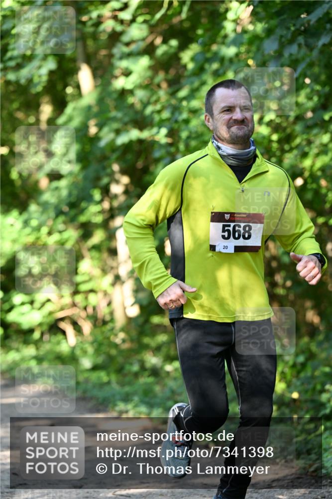 06.10.2024 - Bramfelder Halbmarathon 2024 Dr. Thomas Lammeyer http://msf.ph/oto/7341398 06.10.2024 10:49:14 Laufen 568, 20 meine-sportfotos.de