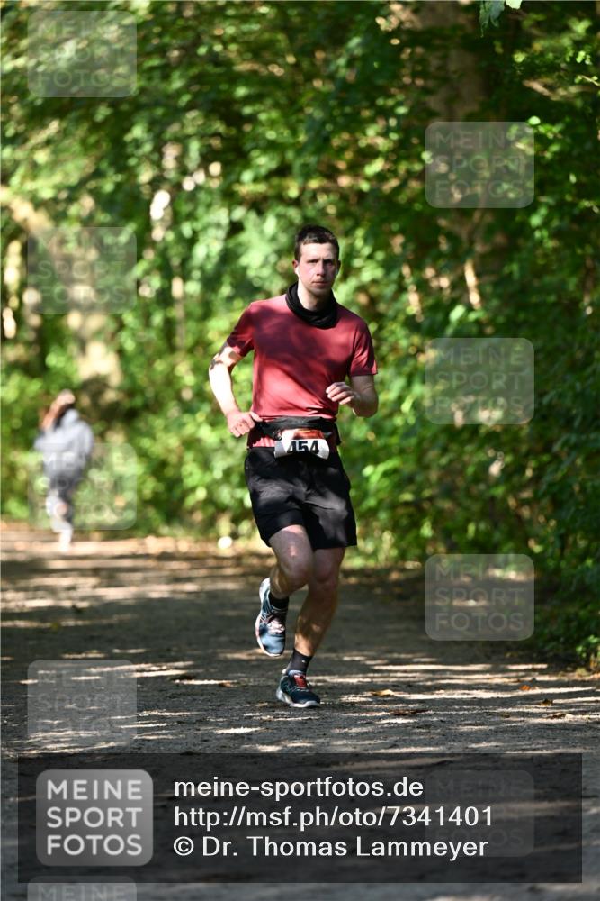06.10.2024 - Bramfelder Halbmarathon 2024 Dr. Thomas Lammeyer http://msf.ph/oto/7341401 06.10.2024 10:49:16 Laufen 454 meine-sportfotos.de