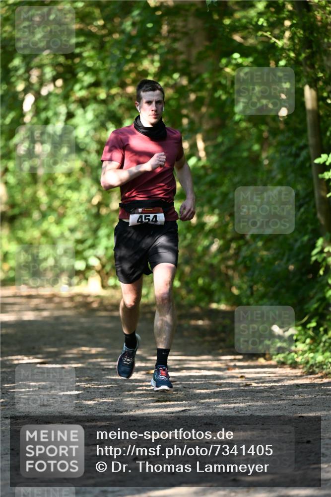 06.10.2024 - Bramfelder Halbmarathon 2024 Dr. Thomas Lammeyer http://msf.ph/oto/7341405 06.10.2024 10:49:17 Laufen 454 meine-sportfotos.de