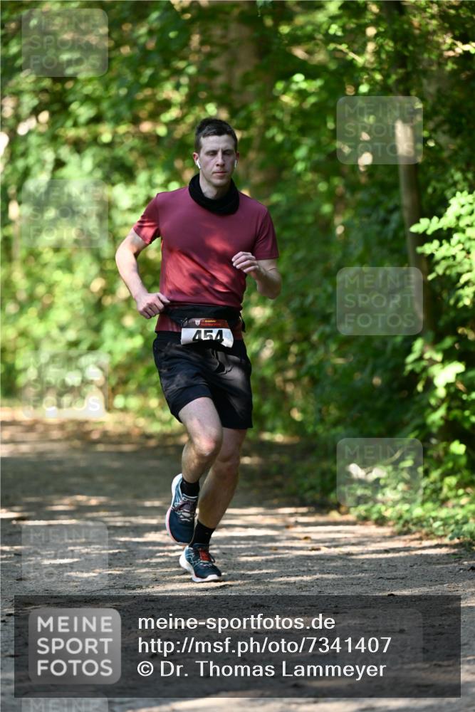 06.10.2024 - Bramfelder Halbmarathon 2024 Dr. Thomas Lammeyer http://msf.ph/oto/7341407 06.10.2024 10:49:17 Laufen 454 meine-sportfotos.de