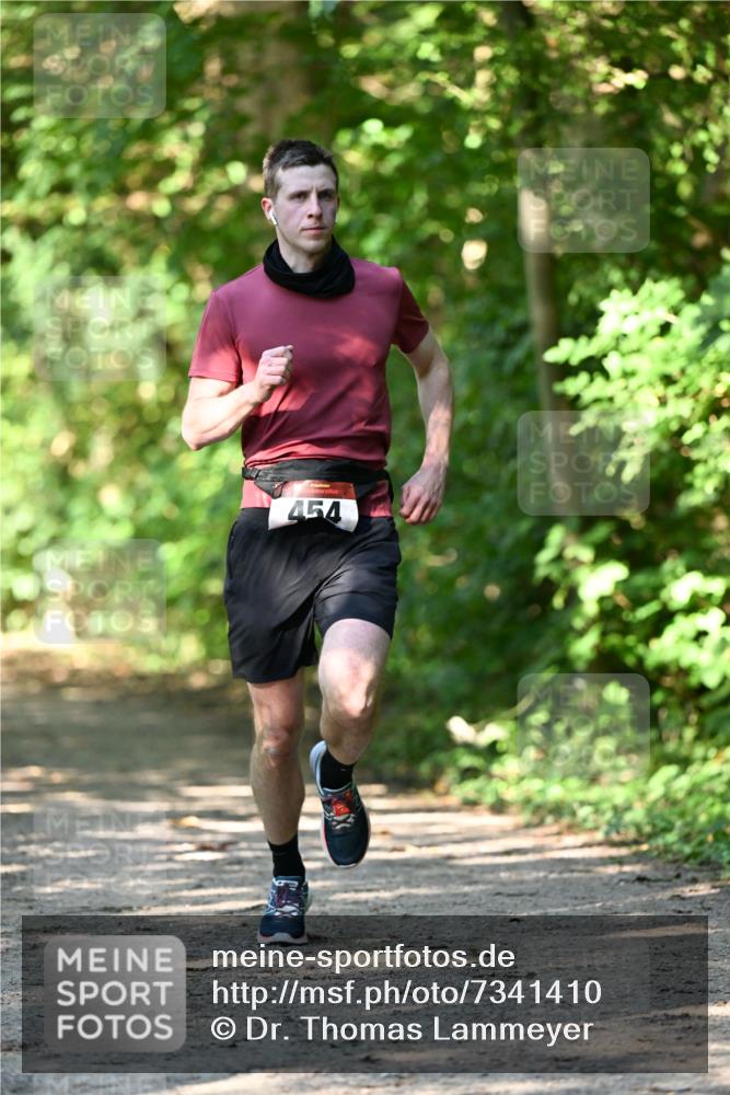 06.10.2024 - Bramfelder Halbmarathon 2024 Dr. Thomas Lammeyer http://msf.ph/oto/7341410 06.10.2024 10:49:18 Laufen 454 meine-sportfotos.de