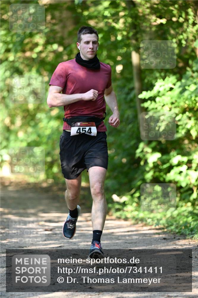 06.10.2024 - Bramfelder Halbmarathon 2024 Dr. Thomas Lammeyer http://msf.ph/oto/7341411 06.10.2024 10:49:18 Laufen 454 meine-sportfotos.de