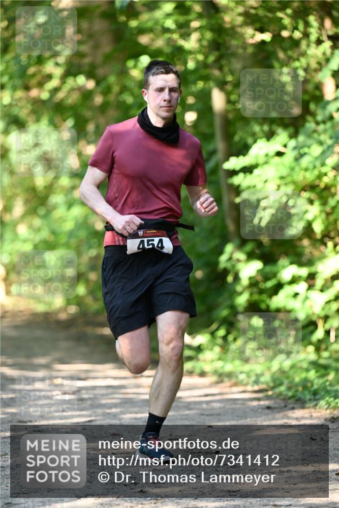 06.10.2024 - Bramfelder Halbmarathon 2024 Dr. Thomas Lammeyer http://msf.ph/oto/7341412 06.10.2024 10:49:18 Laufen 454 meine-sportfotos.de