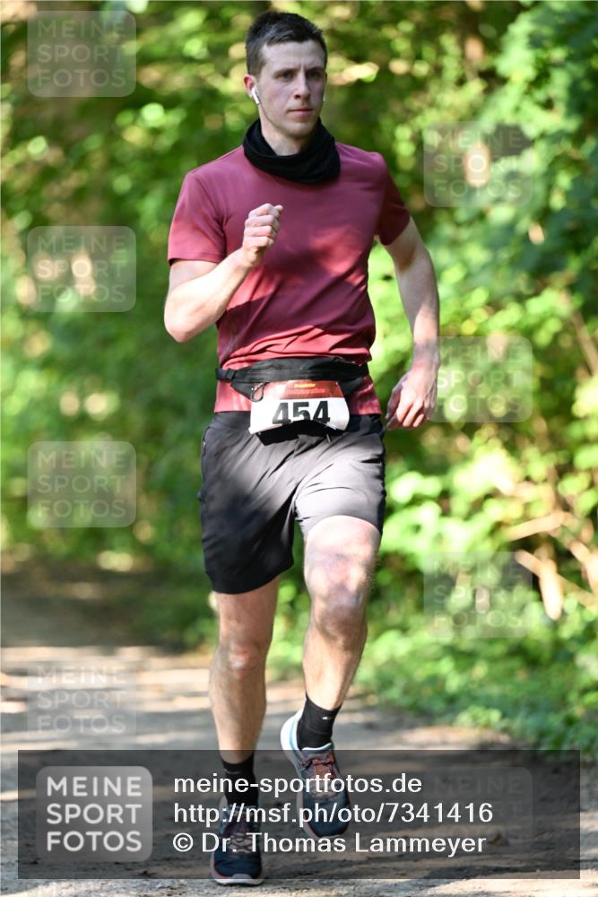 06.10.2024 - Bramfelder Halbmarathon 2024 Dr. Thomas Lammeyer http://msf.ph/oto/7341416 06.10.2024 10:49:18 Laufen 454 meine-sportfotos.de