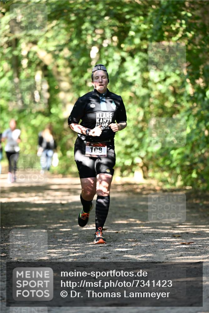 06.10.2024 - Bramfelder Halbmarathon 2024 Dr. Thomas Lammeyer http://msf.ph/oto/7341423 06.10.2024 10:49:28 Laufen 108 meine-sportfotos.de
