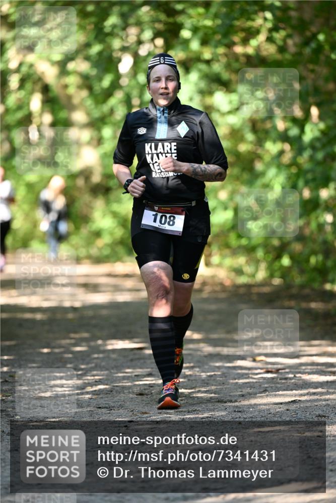 06.10.2024 - Bramfelder Halbmarathon 2024 Dr. Thomas Lammeyer http://msf.ph/oto/7341431 06.10.2024 10:49:29 Laufen 6, 108 meine-sportfotos.de