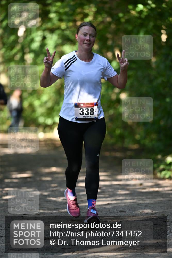 06.10.2024 - Bramfelder Halbmarathon 2024 Dr. Thomas Lammeyer http://msf.ph/oto/7341452 06.10.2024 10:49:38 Laufen 338 meine-sportfotos.de