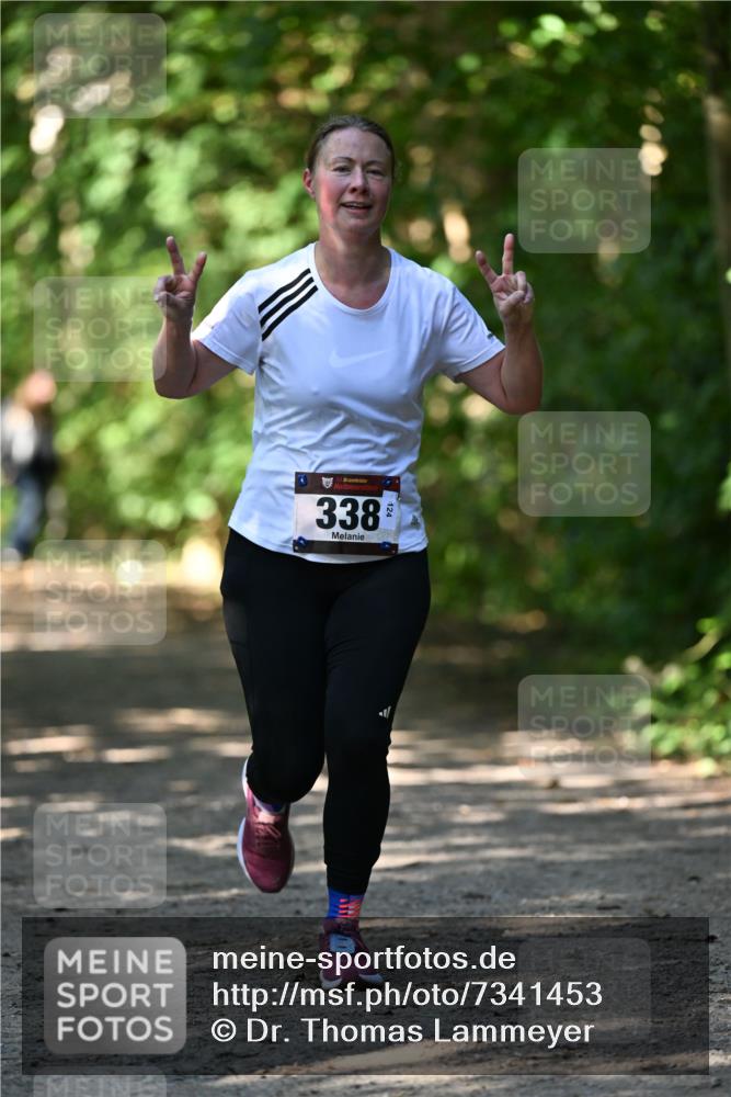 06.10.2024 - Bramfelder Halbmarathon 2024 Dr. Thomas Lammeyer http://msf.ph/oto/7341453 06.10.2024 10:49:38 Laufen 338 meine-sportfotos.de