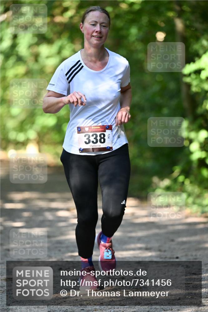 06.10.2024 - Bramfelder Halbmarathon 2024 Dr. Thomas Lammeyer http://msf.ph/oto/7341456 06.10.2024 10:49:39 Laufen 338, 24 meine-sportfotos.de