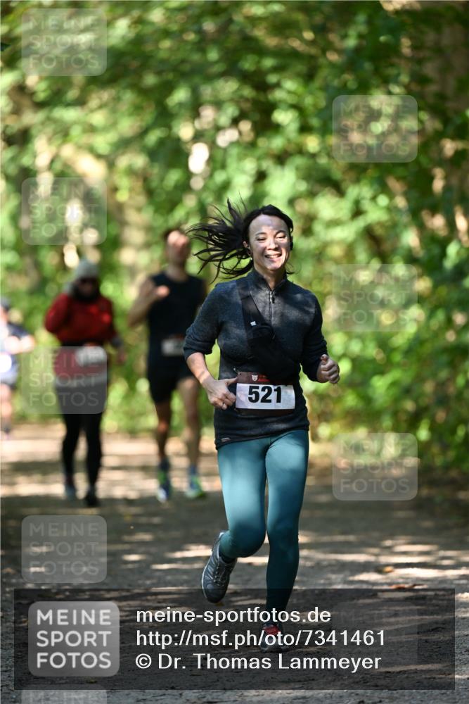 06.10.2024 - Bramfelder Halbmarathon 2024 Dr. Thomas Lammeyer http://msf.ph/oto/7341461 06.10.2024 10:49:40 Laufen 521 meine-sportfotos.de